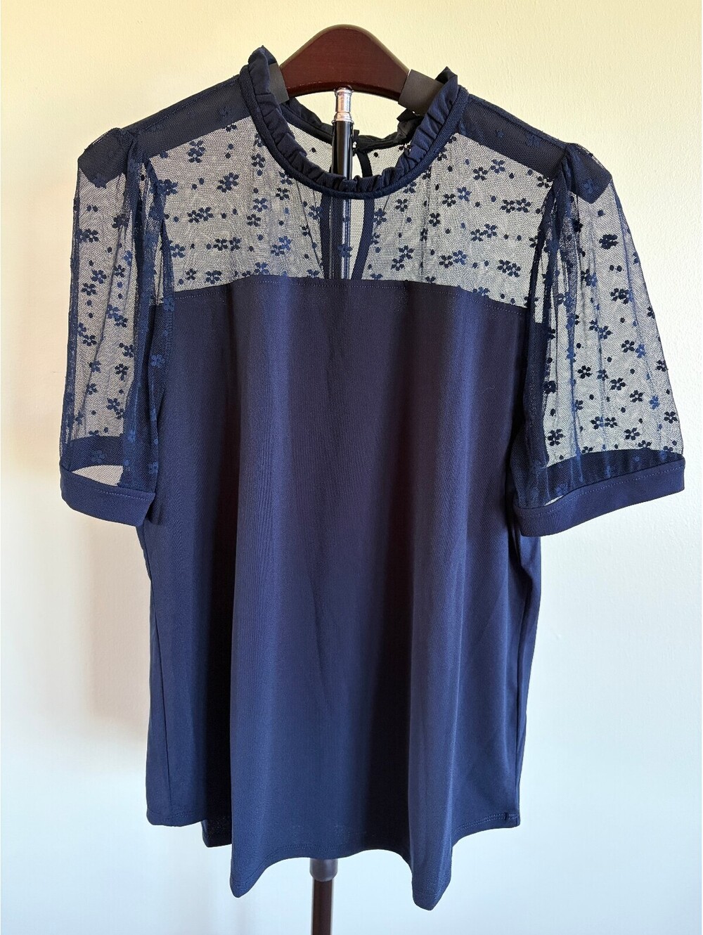 Adrianna Papell Women’s Medium Navy Floral Mesh Sheer Sleeve Blouse Ruffle Neck